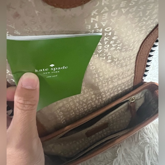 Kate Spade Small Lietta Sheffield Leather Crossbody Bag - Picture 4 of 9